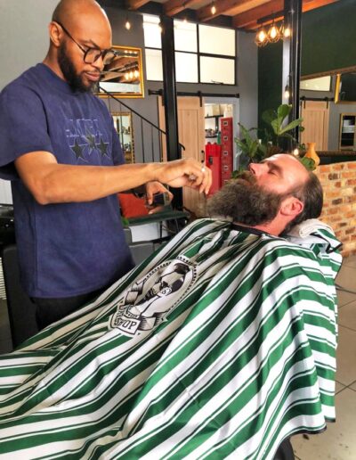 Great Touch Mobile Salon - Barber - Beard trim