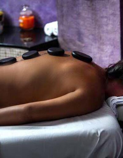 Essence of Youth - Hot Stone Massage 2a