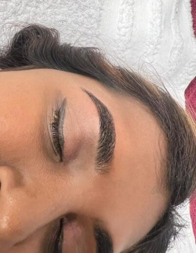 SkinTech Beauty - Perfectly shaped brows a