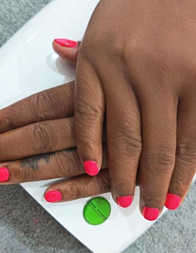 Eunice Mobile Beautybar - Bright Summer Coral Gel Nails 3a