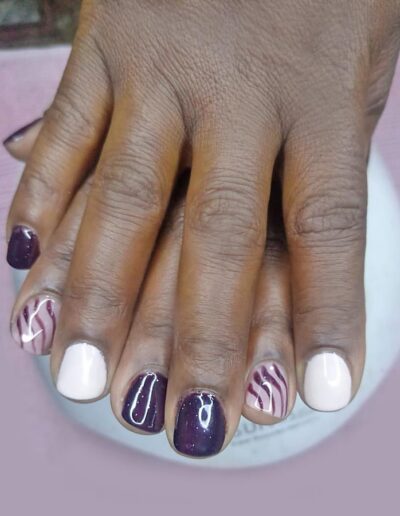 Eunice Mobile Beautybar - Purple and White Gel Nails with Art b
